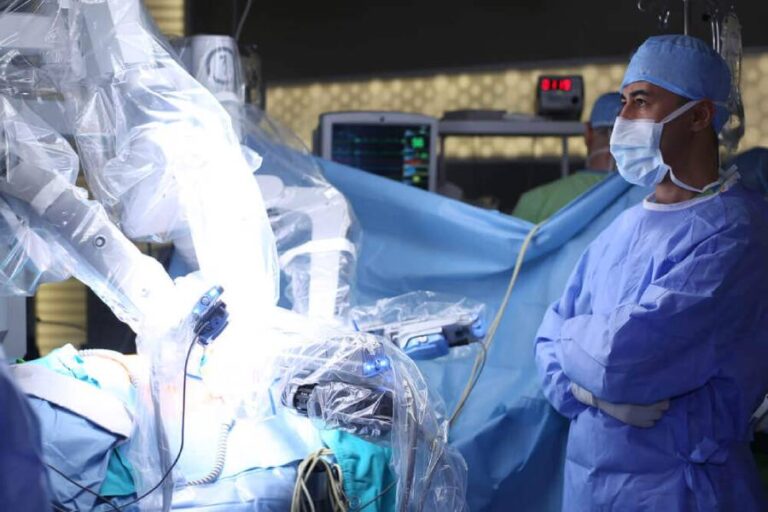 Best Robotic Joint Replacement Surgeon in Ahmednagar Dr. Prashant Kale